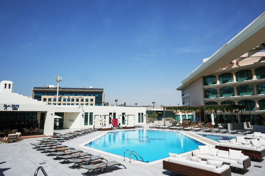 Mövenpick Grand Al Bustan