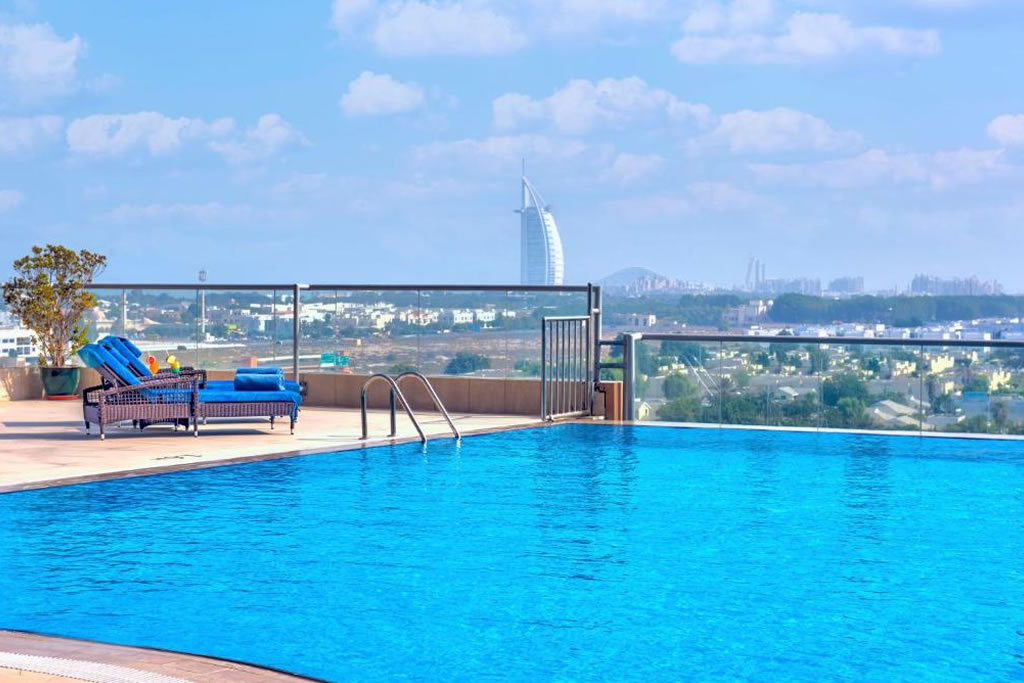 Two Seasons Hotel & Apartments