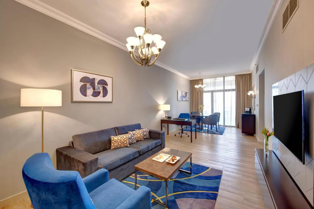 Two Seasons Hotel & Apartments
